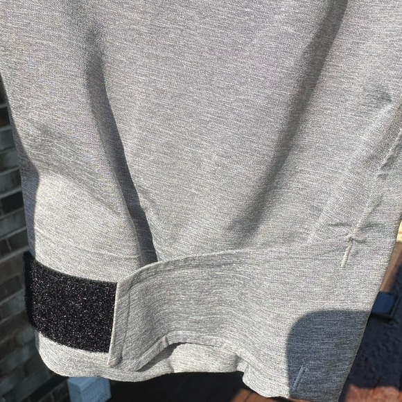 ➡️ ADIDAS Woman’s Lg Climate Proof Terrex Hooded Lightweight Gray Jacket. - Picture 6 of 9